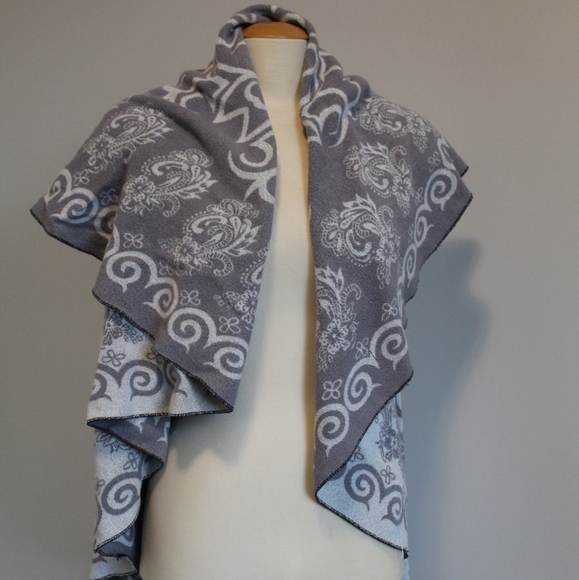 3/$25 Waterfall waistcoat - Picture 3 of 4